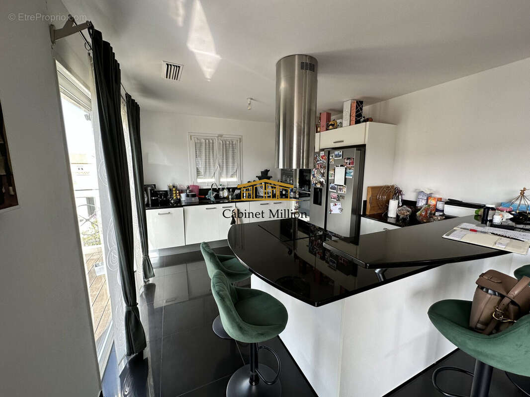 Appartement à VIC-LA-GARDIOLE