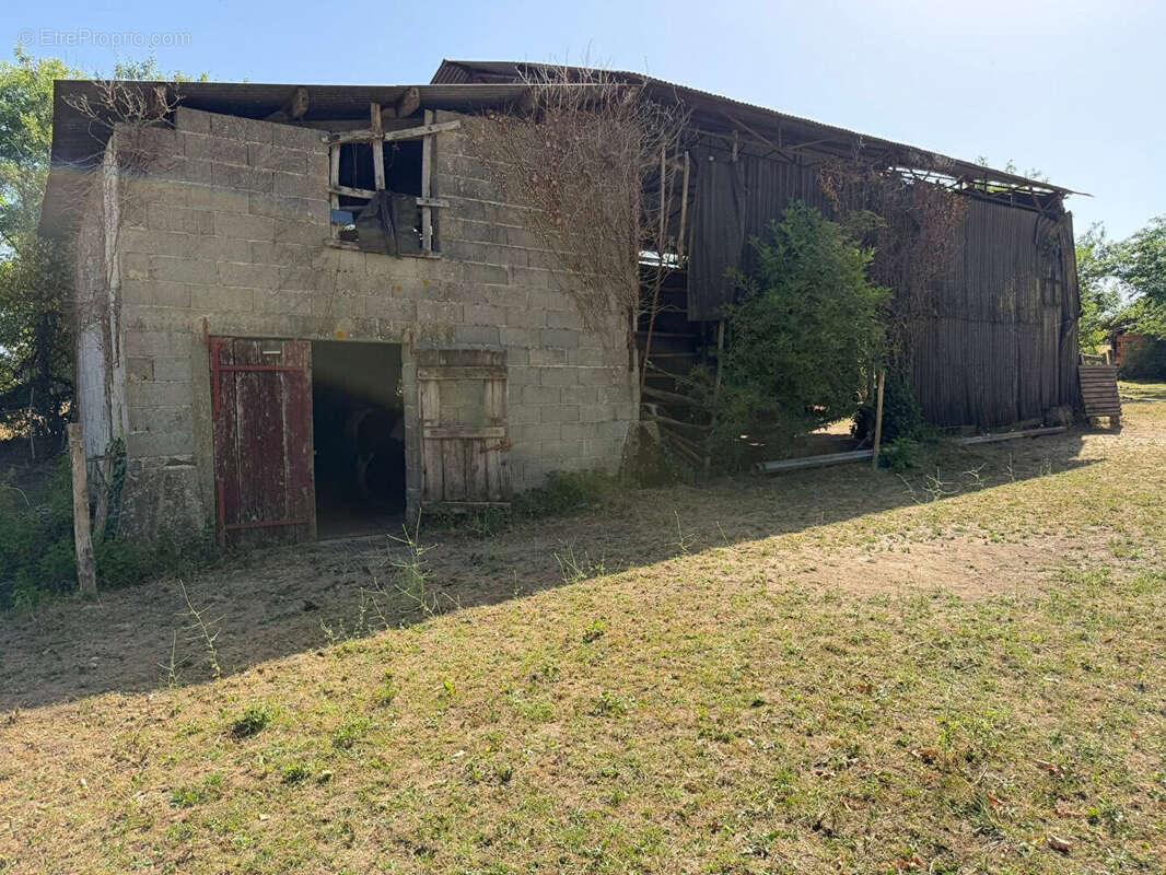 HAUTE VIENNE - Ancienne ferme avec 6 hectares de terrain - photo 11