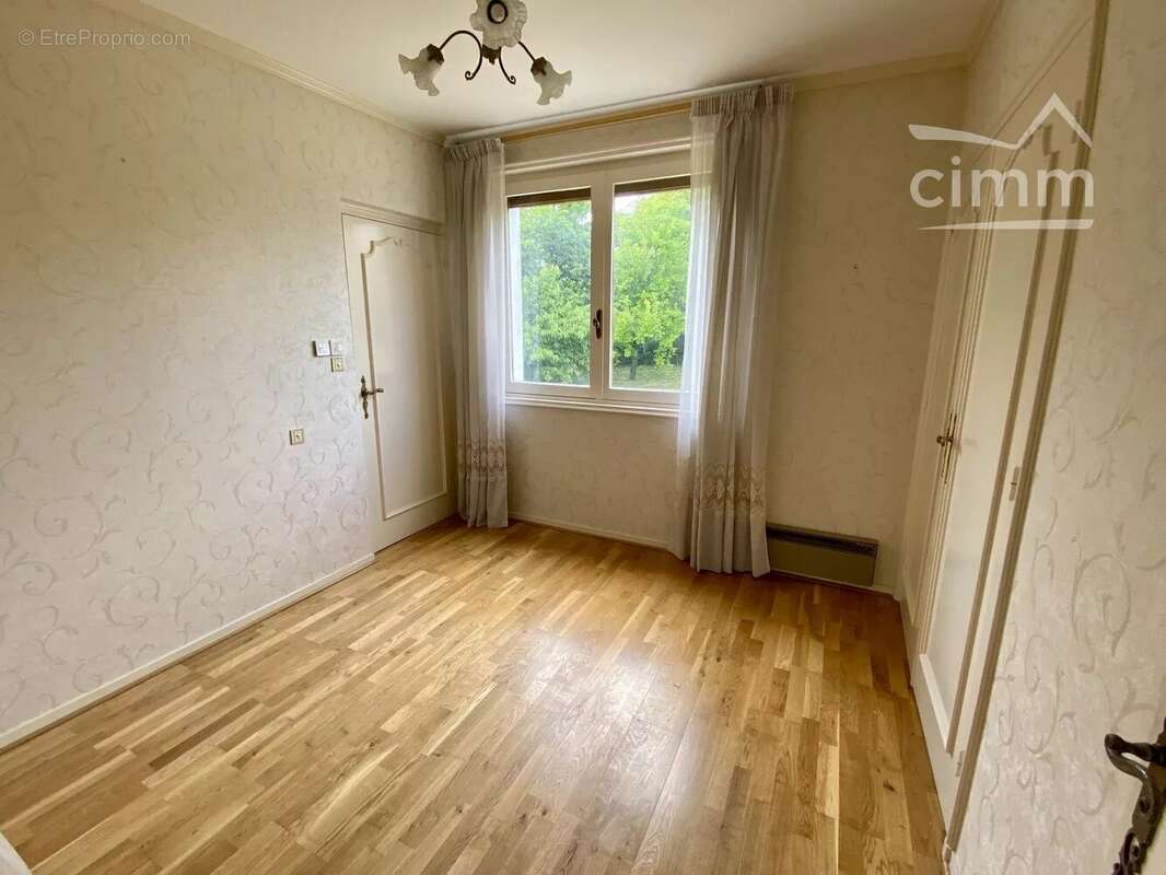 Maison à SURY-LE-COMTAL