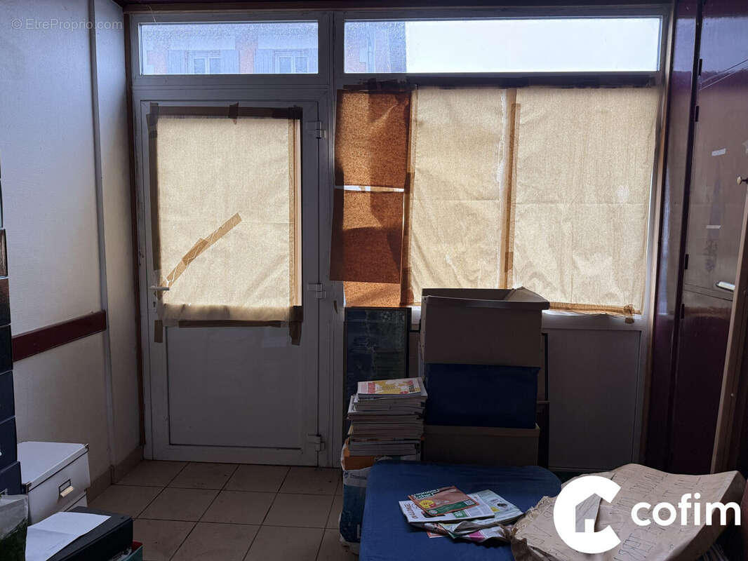 local commercial vitrine - Appartement à LABOUHEYRE