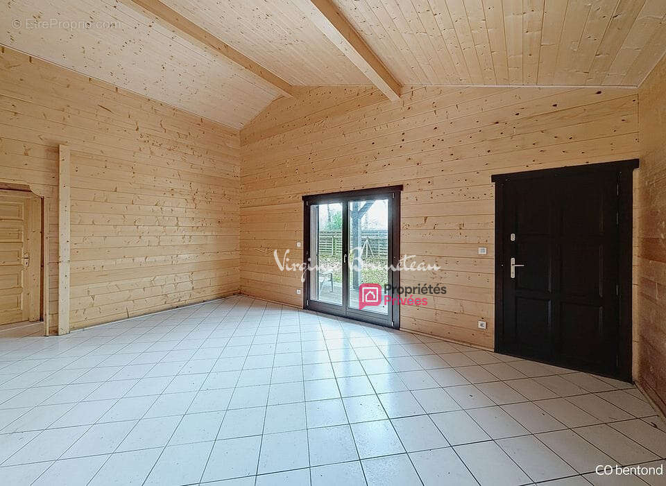 Maison à HOURTIN