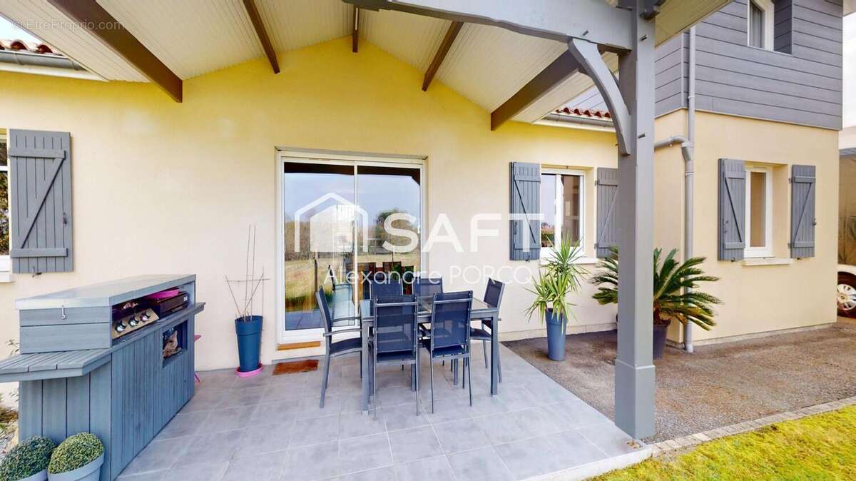 Maison 144 m² à Bayas  - photo 5