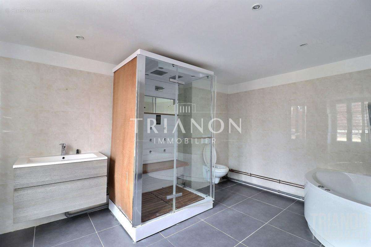 Maison à MEZY-SUR-SEINE