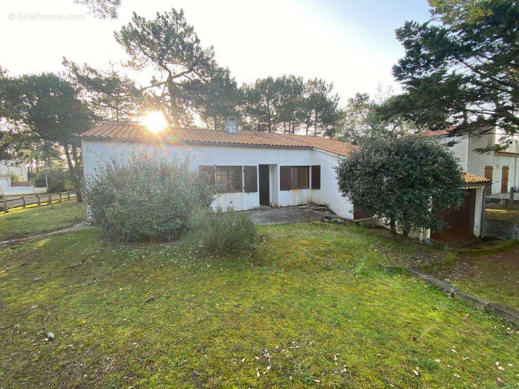 Maison à LES MATHES