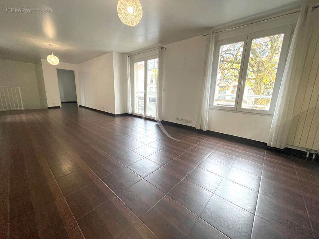 Appartement Nogent Sur Marne 5 pièce(s) 109.02 m2 - photo 2