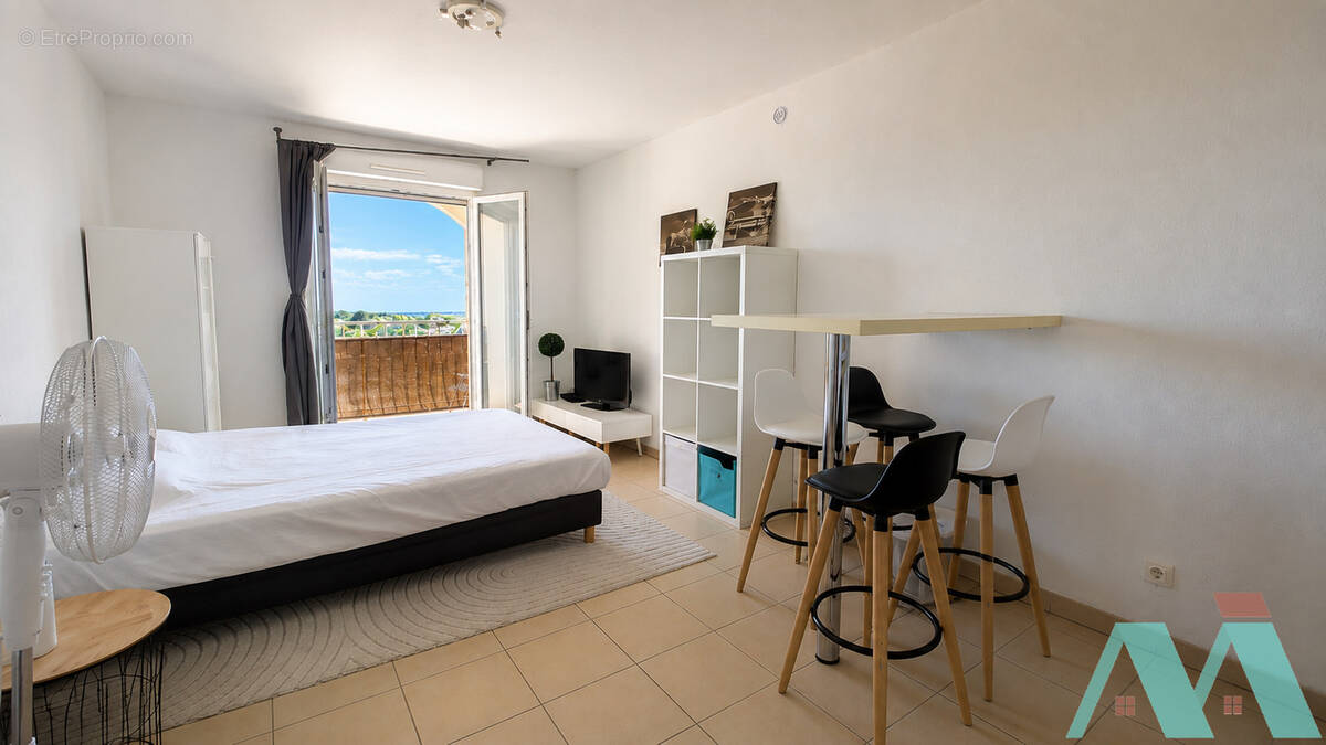 Appartement à SIGNES