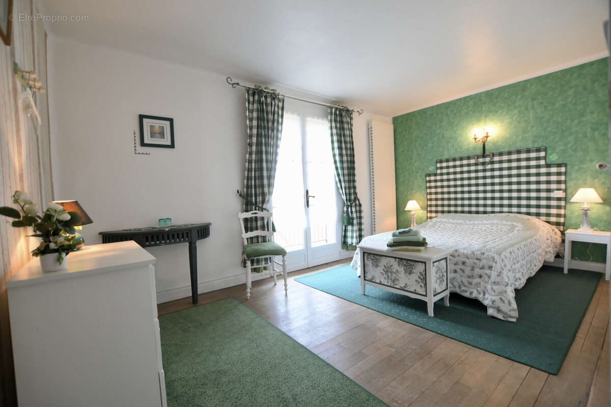 Maison à NEUFFONTAINES