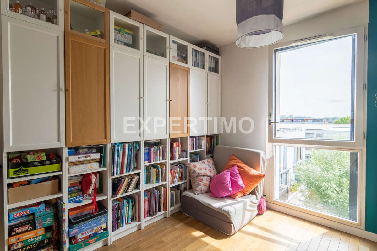 Bagneux proche métro - Vente Appartement 3 pièces 68.00 m2 avec balcon - photo 5