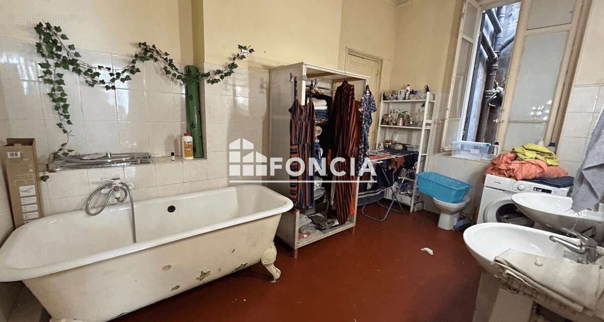 Appartement à MARSEILLE-6E