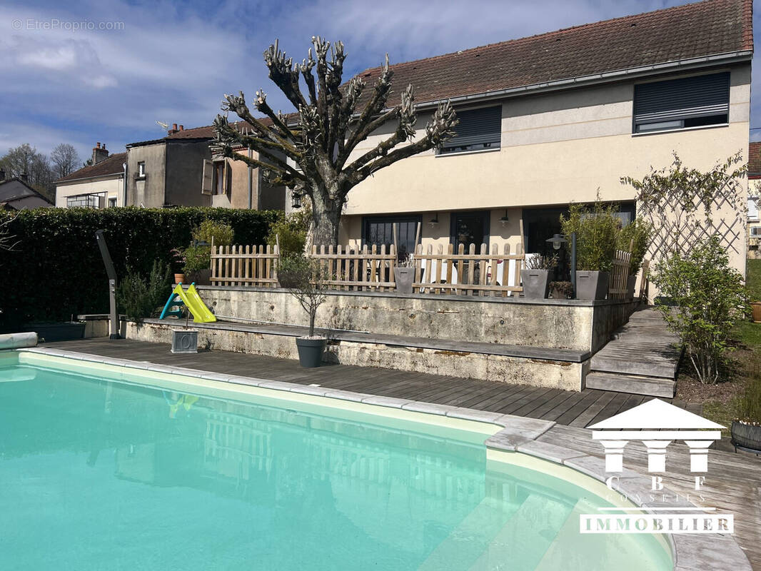 Maison à LE CREUSOT