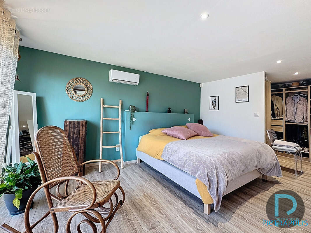 Maison à GENOUILLEUX