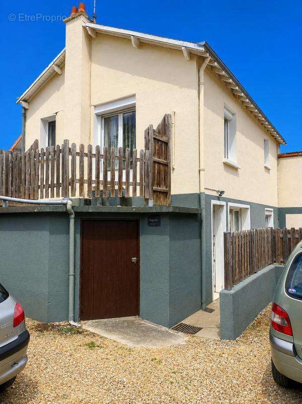 Appartement à LENCLOITRE