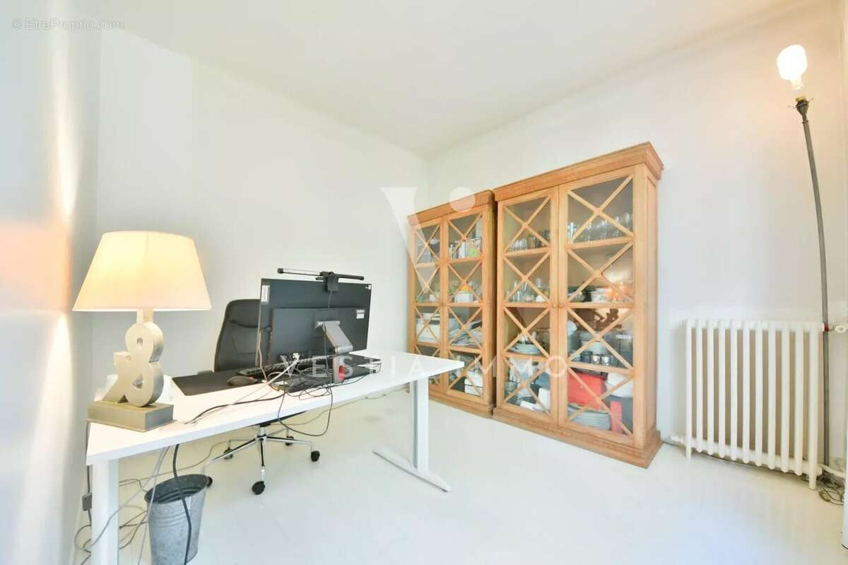 Appartement à LA GARENNE-COLOMBES