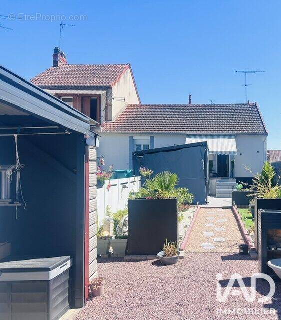 Photo 1 - Maison à MONTLUCON