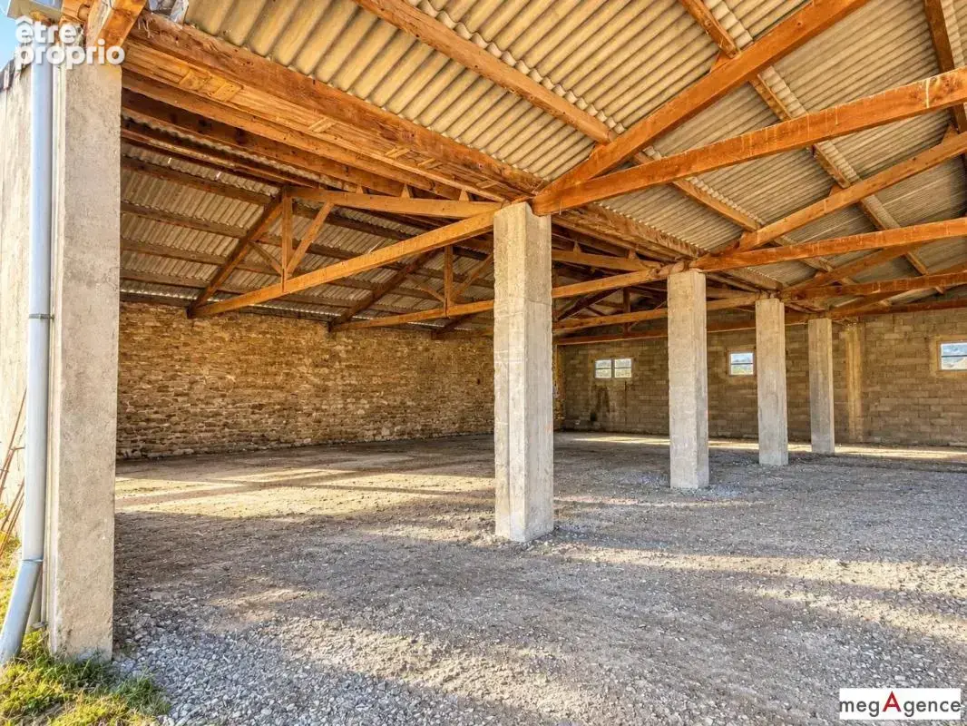 Corps de ferme 1220 m² avec photovoltaïque - photo 6