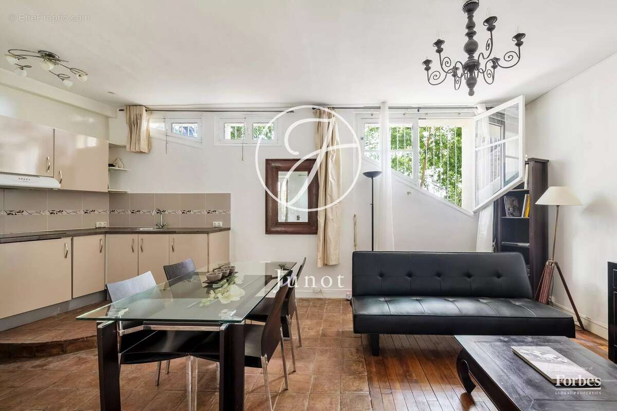Appartement à PARIS-18E