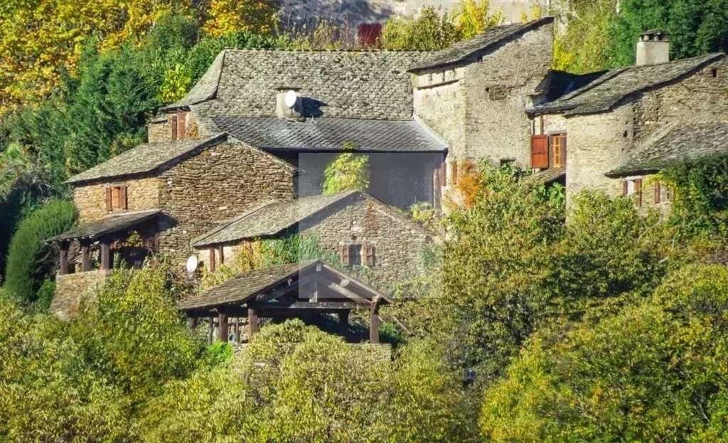 Maison à SAINT-GERMAIN-DE-CALBERTE