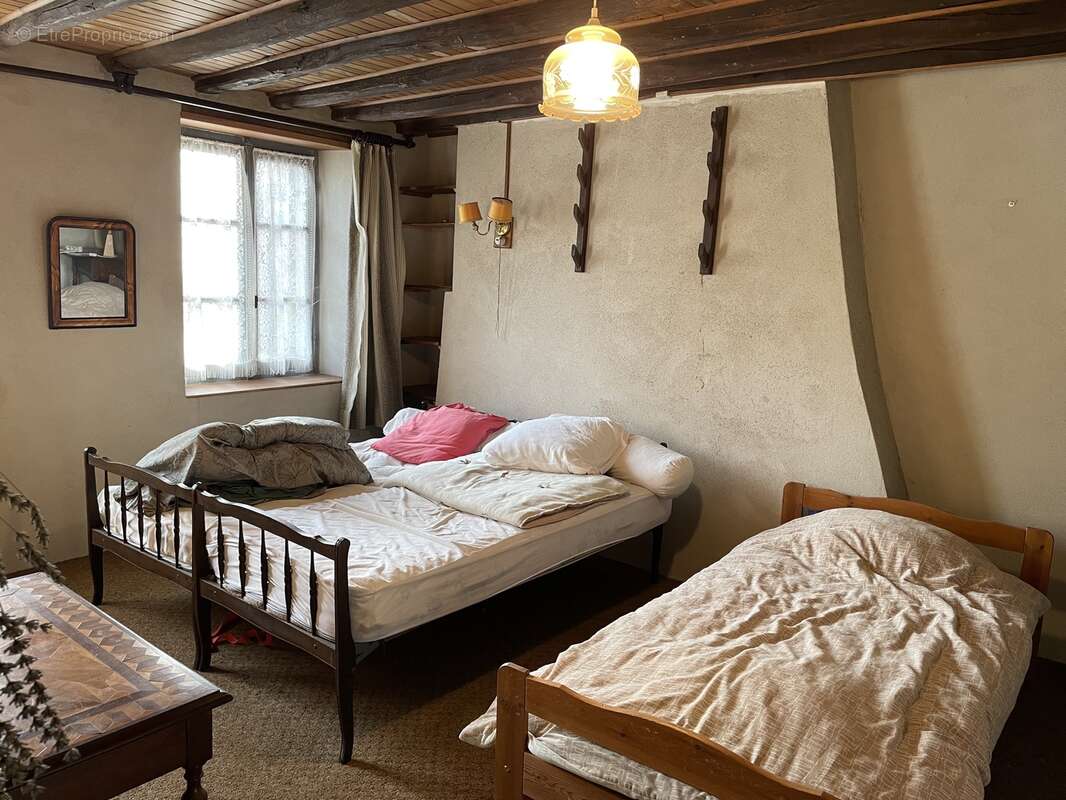 n°2 - Maison à ARRENES