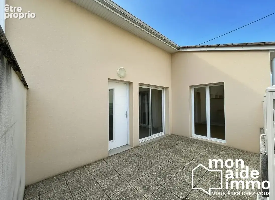 Maison à COUTRAS