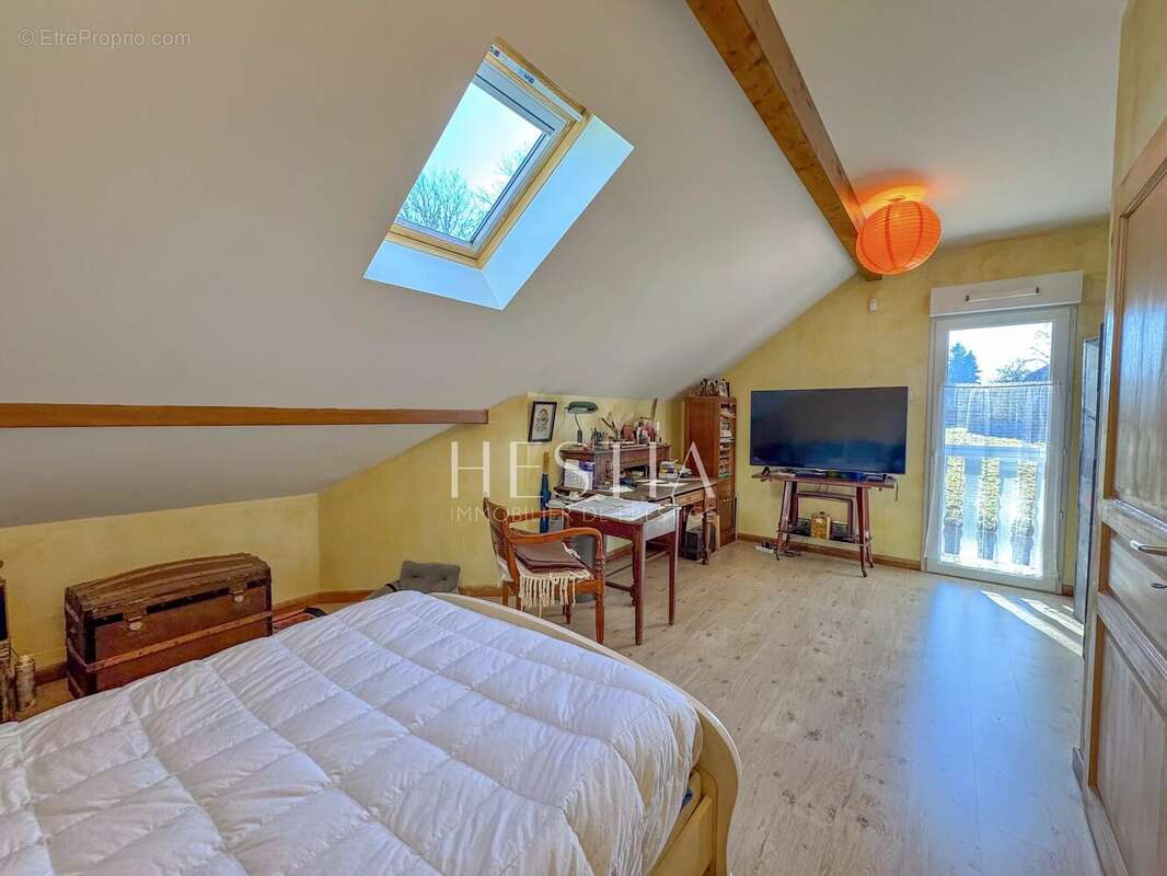 Maison à MONTAGNY-LES-LANCHES