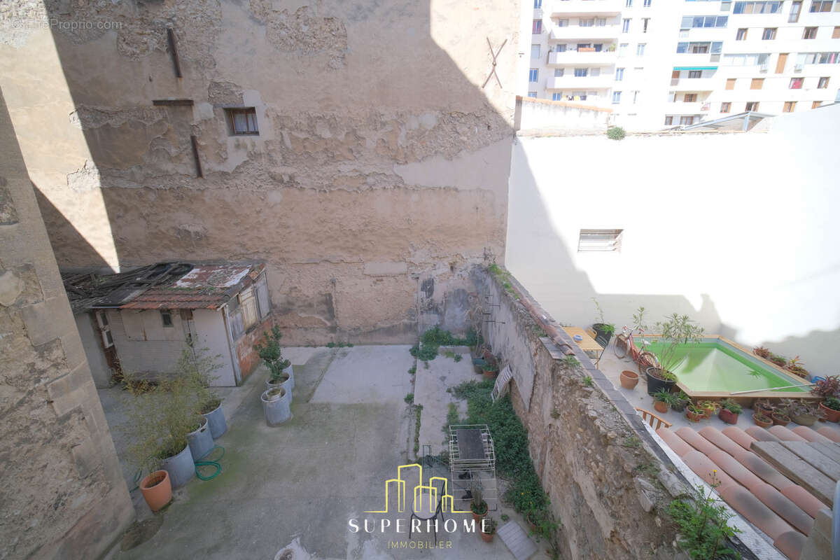 Appartement à MARSEILLE-4E