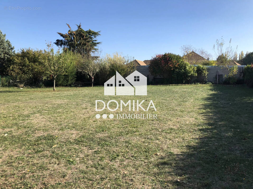 Terrain à EZY-SUR-EURE