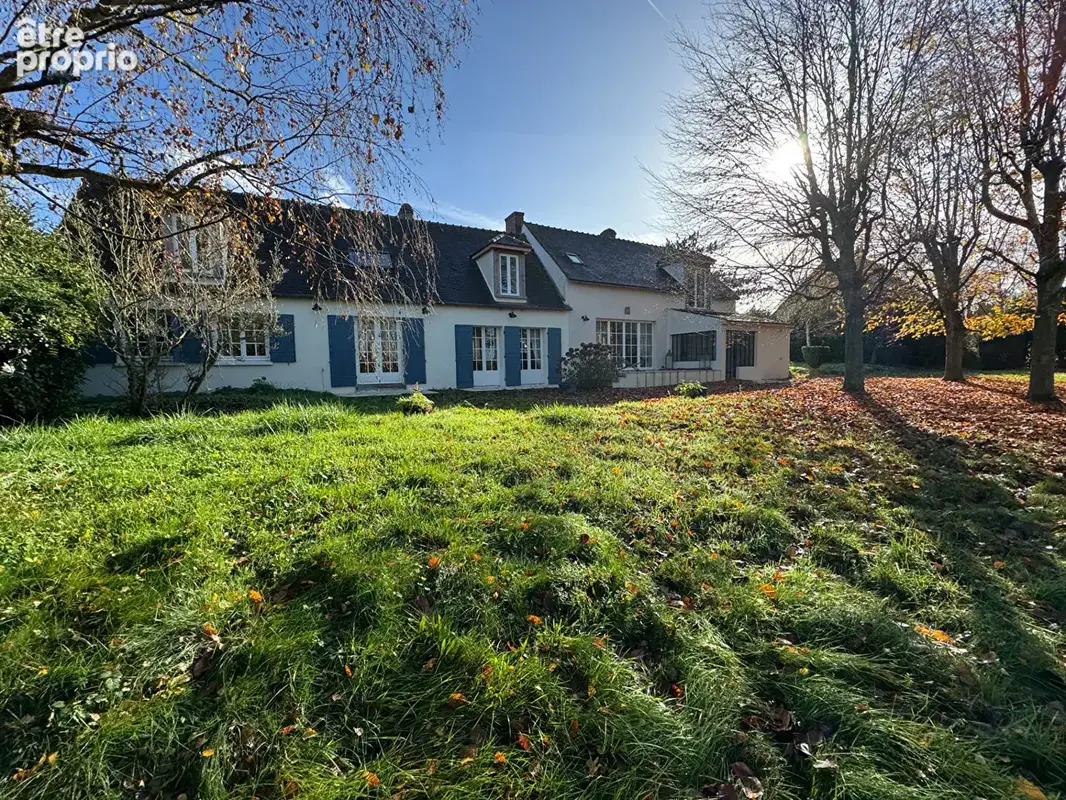 Jolie propriété ancienne entièrement rénovée  avec dépendance 5' MONTFORT L 'AMAURY 8 pièces 260 m2 - photo 2