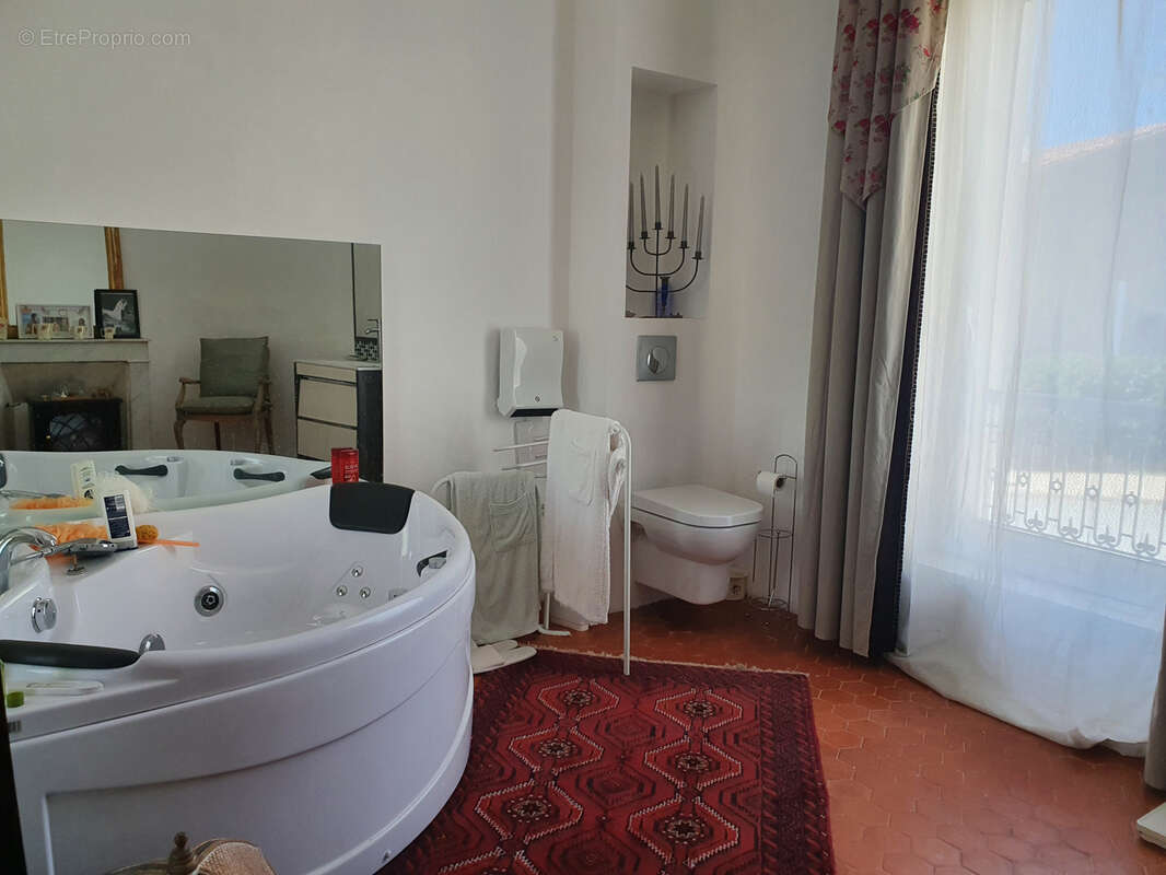 Maison à LA BASTIDE-DES-JOURDANS