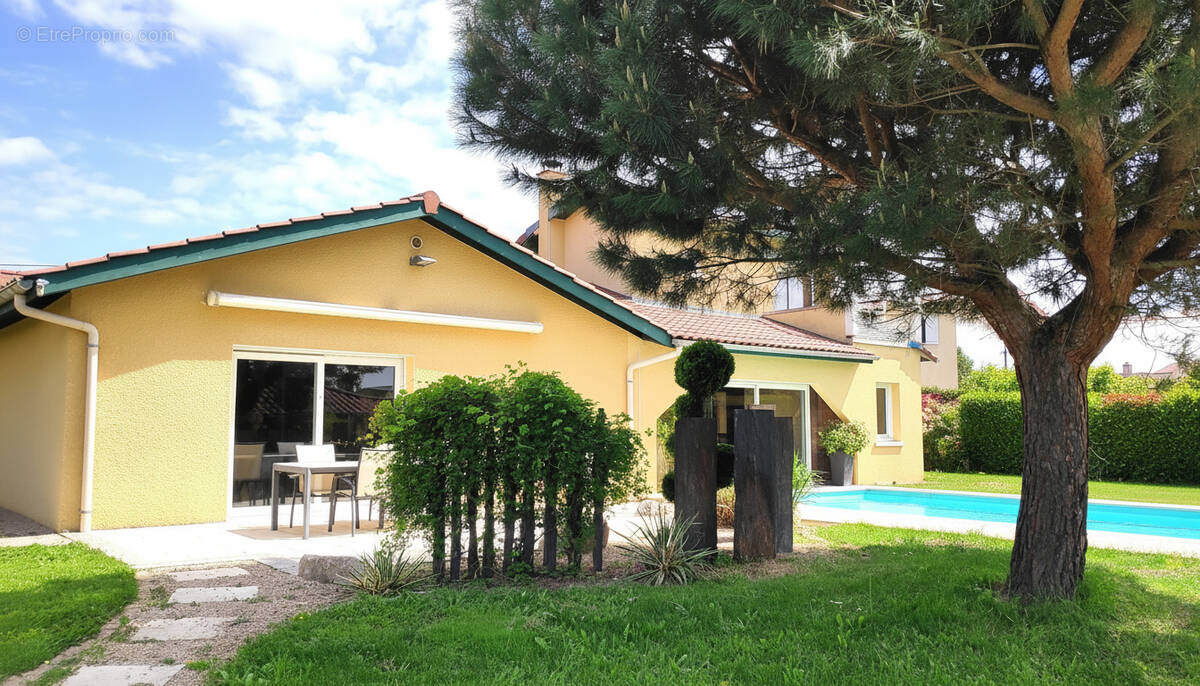 Maison à SAINT-SYMPHORIEN-SUR-COISE