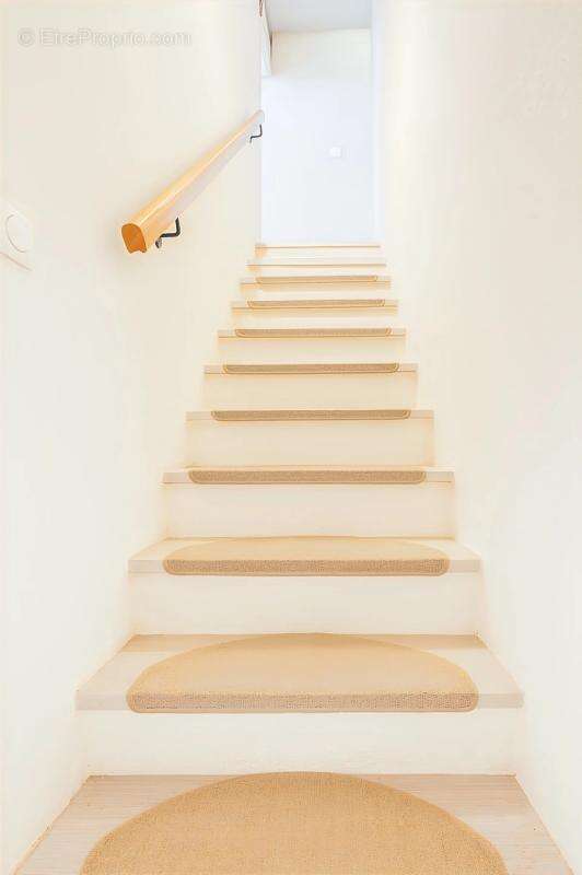 Maison à GINASSERVIS