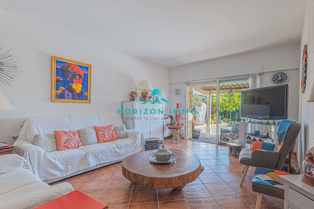 Maison à SAINT-LAURENT-DU-VAR