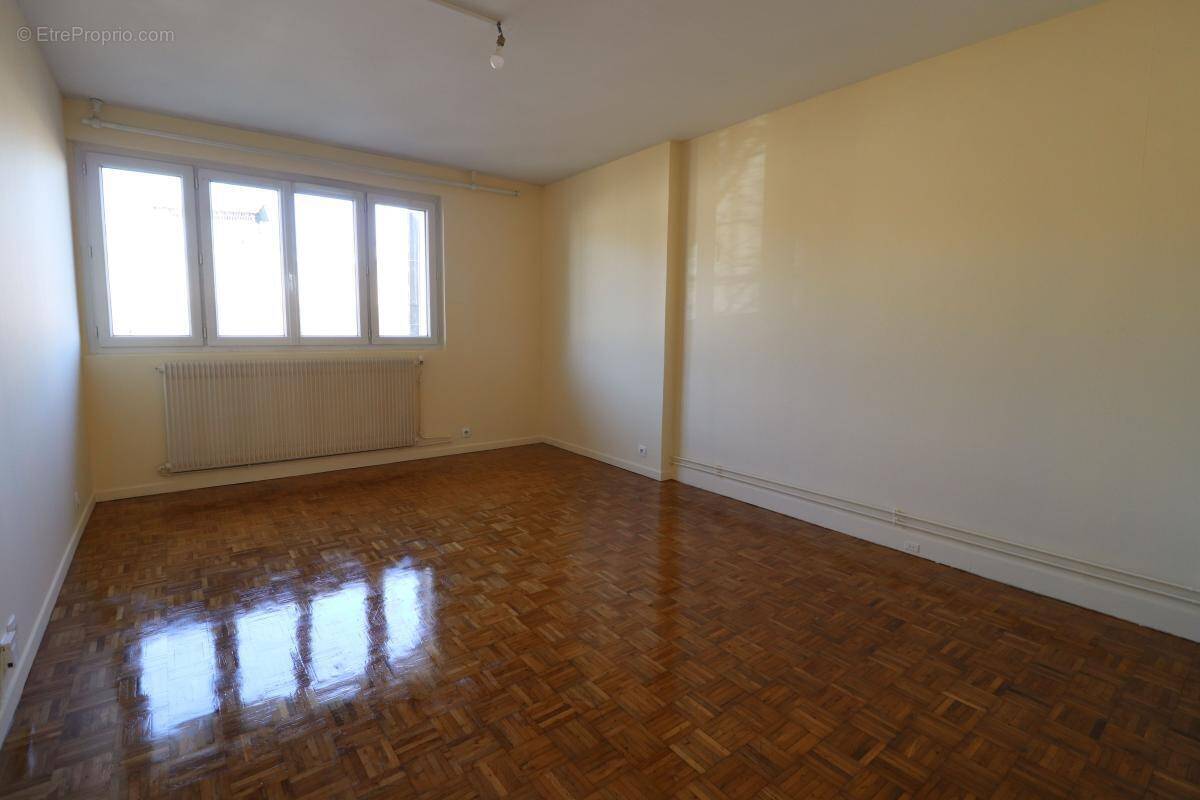 Appartement à JUVISY-SUR-ORGE