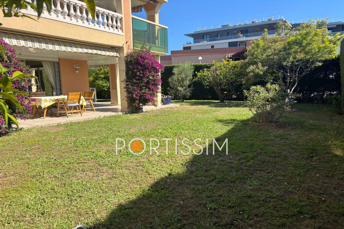 Appartement à SAINT-LAURENT-DU-VAR