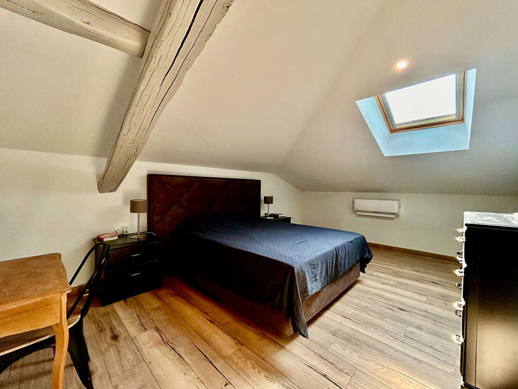 Au Lédat, dans un environnement campagne à seulement quelques minutes des commodités, découvrez cet ensemble immobilier composé  - photo 6
