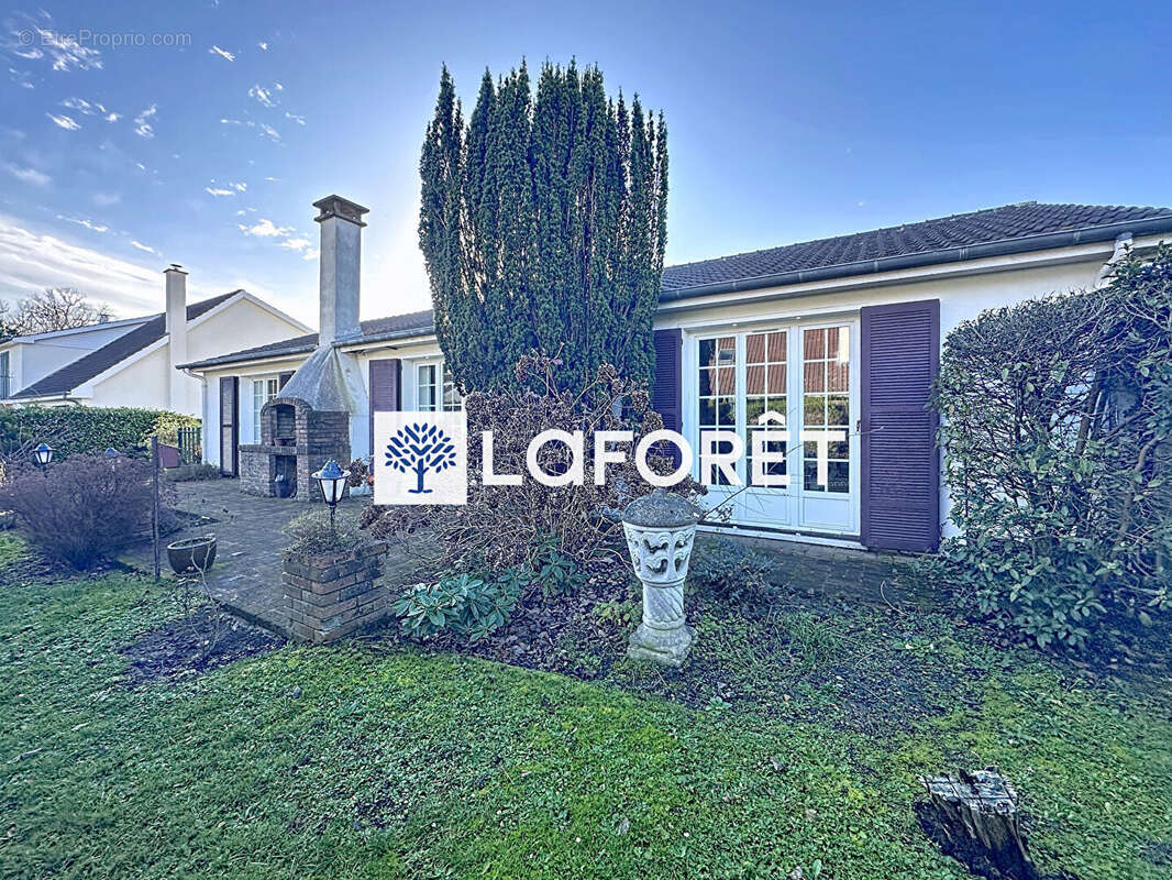 Maison à SAINT-NOM-LA-BRETECHE