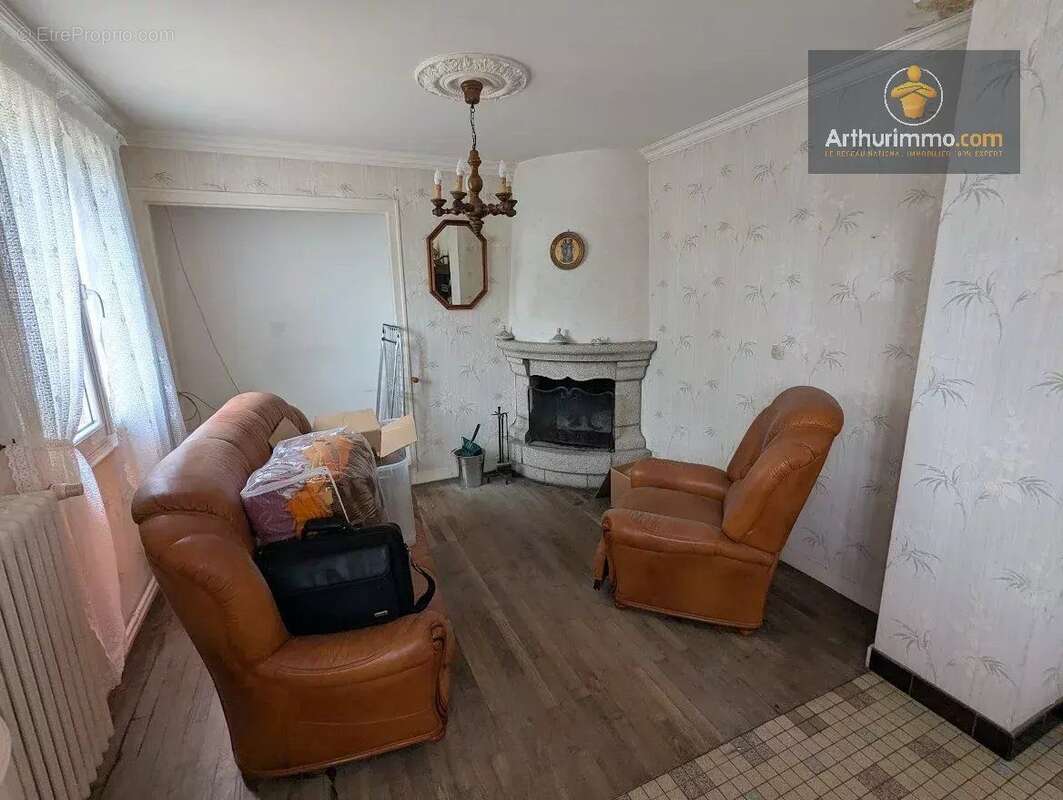 Maison à SAINT-SERVANT