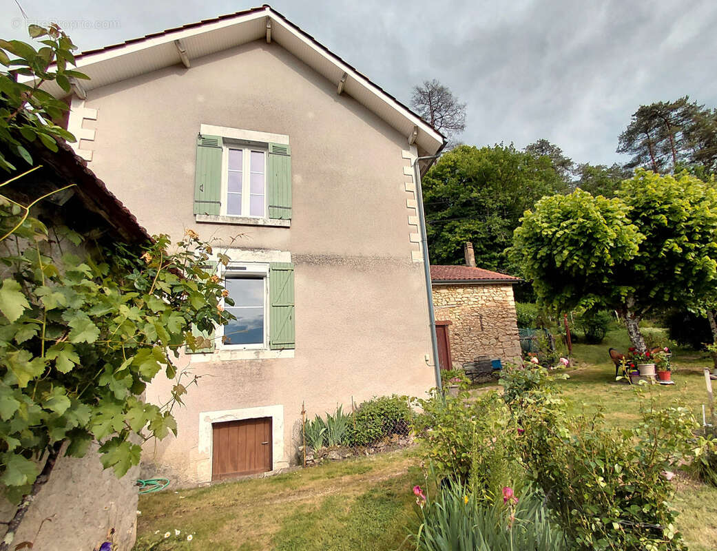 Maison à CHATEAU-L'EVEQUE