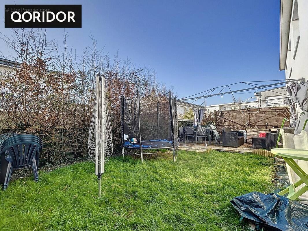 Maison à SAINT-JACQUES-DE-LA-LANDE