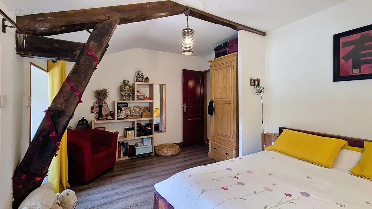 Maison à COMPREIGNAC