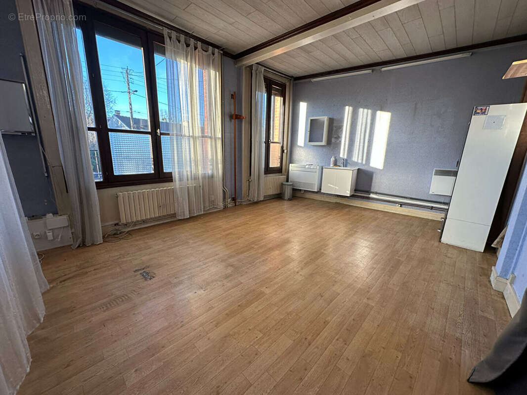 Maison à LE THILLAY