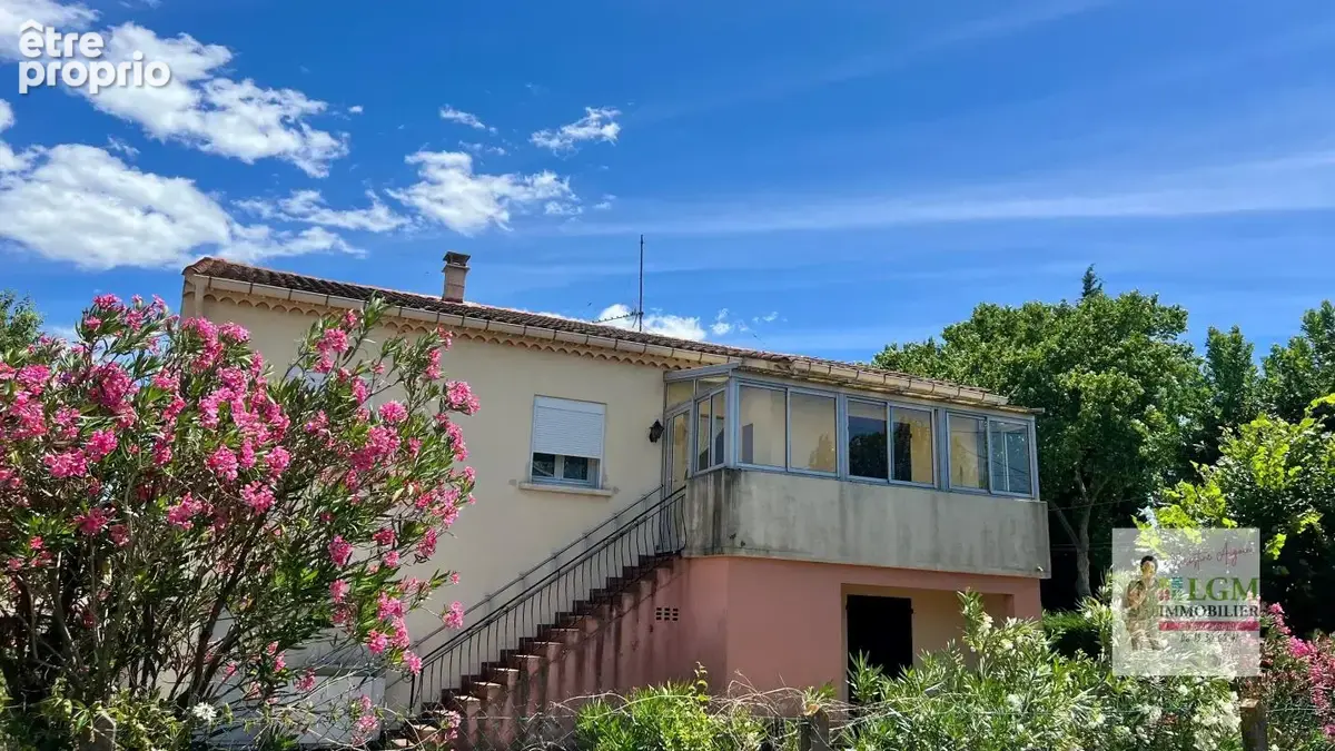 Idéal artisan, indépendant ou famille-maison avec garages et terrain à Cardet - photo 2