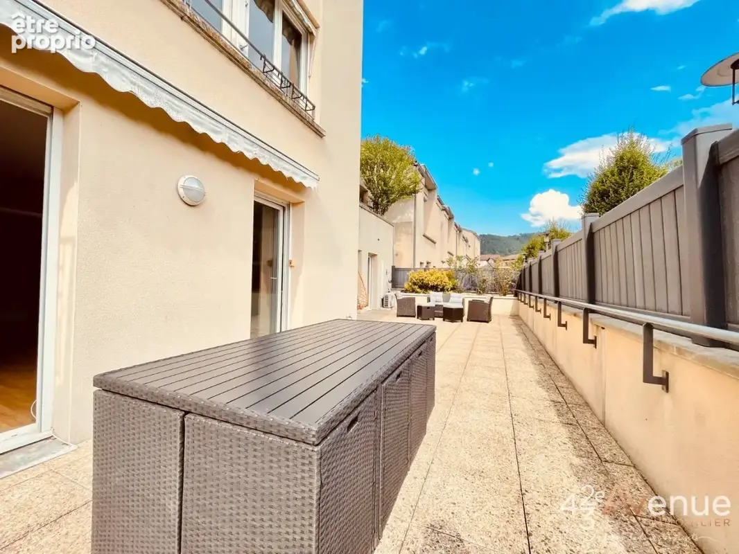 Appartement 3 pièces 97 m² à vendre à Aurec-Sur-Loire (43110) - photo 2
