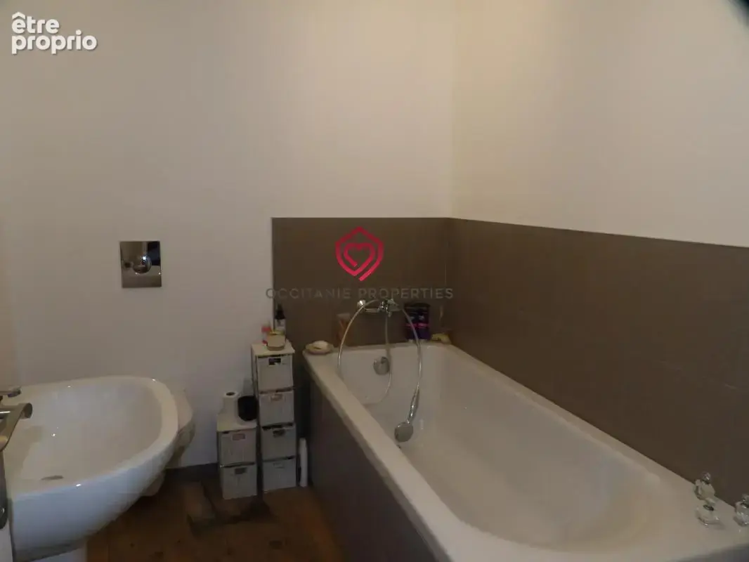 Ferme rénovée avec piscine, dépendances et 42 ha - photo 9