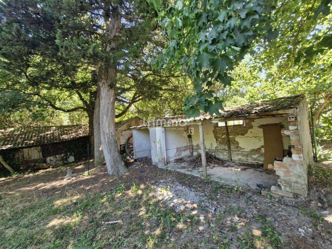 Maison à VILLENEUVE-LA-COMPTAL