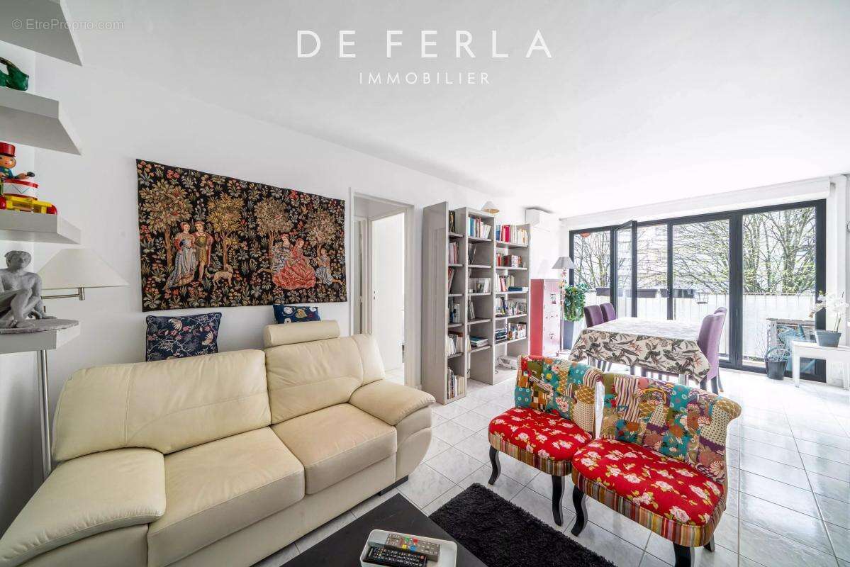 Appartement à PARIS-14E