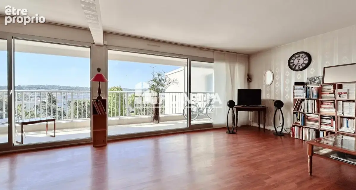 Dernier etage et proche toutes commodites - photo 3