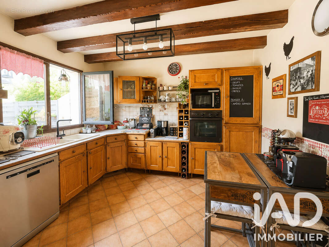 Maison 115 m² à Sainte-Genevieve-Des-Bois  - photo 4