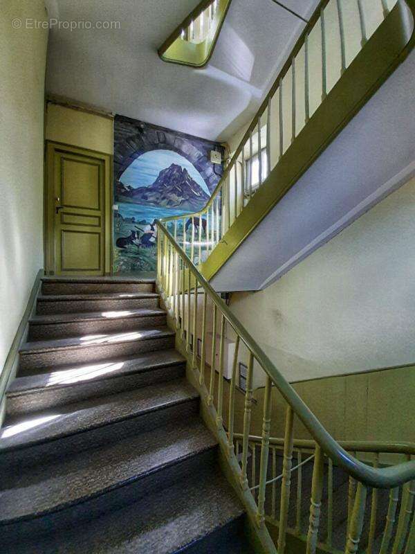 Appartement à EAUX-BONNES