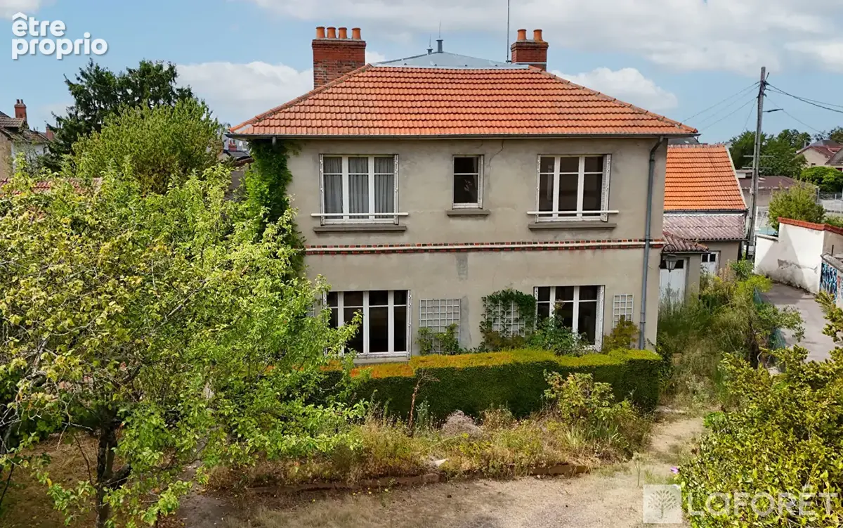 Maison à YZEURE
