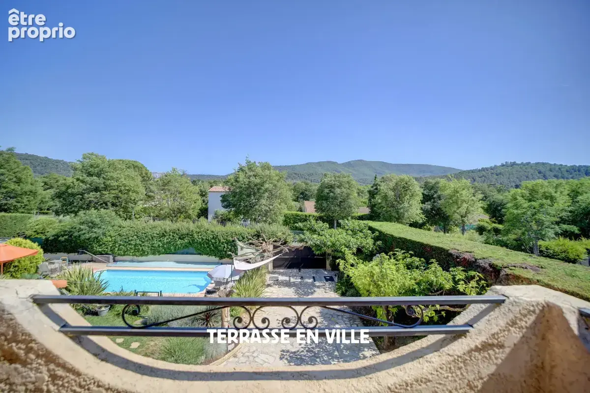 St zacharie - proche centre village - maison familiale t5 - jardin - piscine - vue - calme - 649 000 € - photo 1